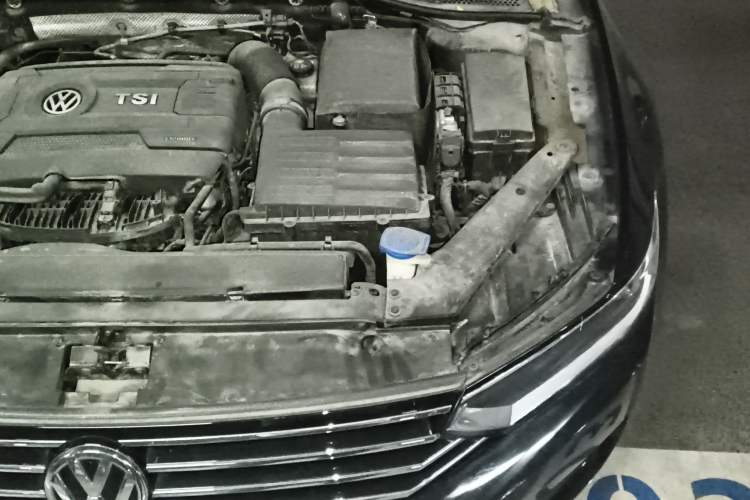 Used Volkswagen Magotan 2017 330TSI DSG Leading Model Engine Bay Left