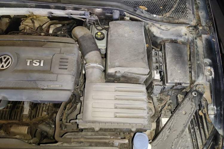 Used Volkswagen Magotan 2017 330TSI DSG Luxury Model Engine Bay Left