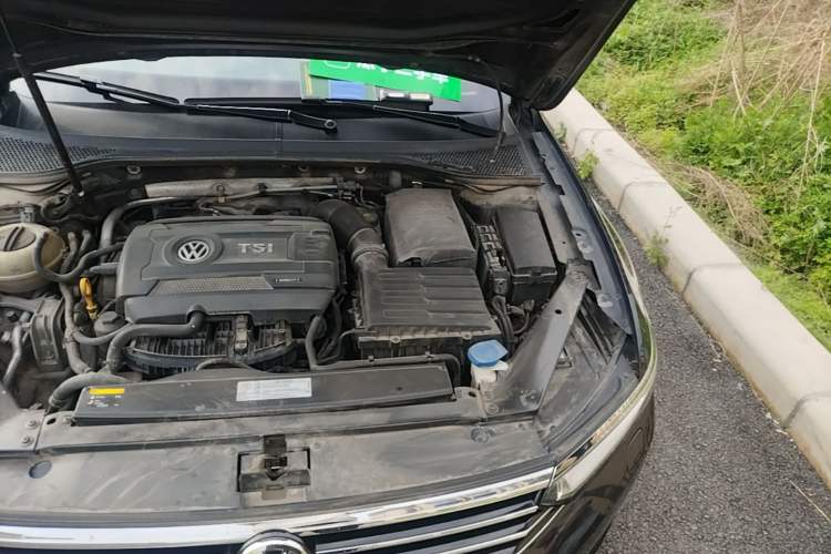 Used Volkswagen Magotan 2017 330TSI DSG Luxury Model Engine Bay Left