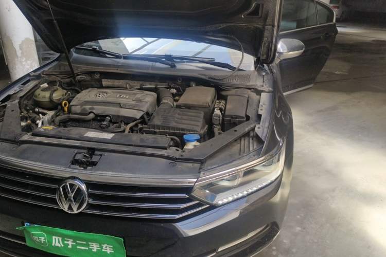 Used Volkswagen Magotan 2017 380TSI DSG Luxury Model Engine Bay Left