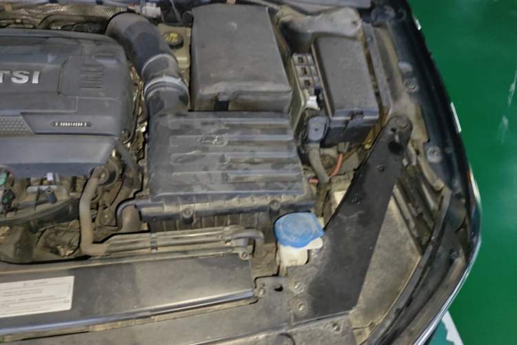 Used Volkswagen Magotan 2017 380TSI DSG Luxury Model Engine Bay Left