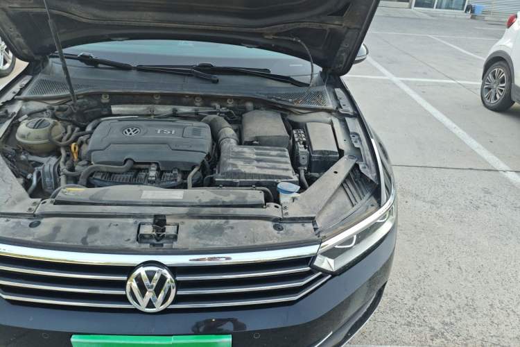 Used Volkswagen Magotan 2017 330TSI DSG Luxury Model Engine Bay Left