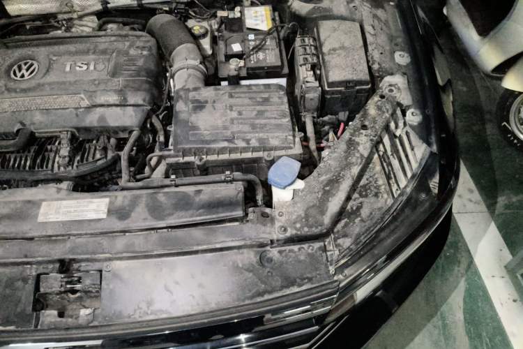 Used Volkswagen Magotan 2017 330TSI DSG Luxury Model Engine Bay Left