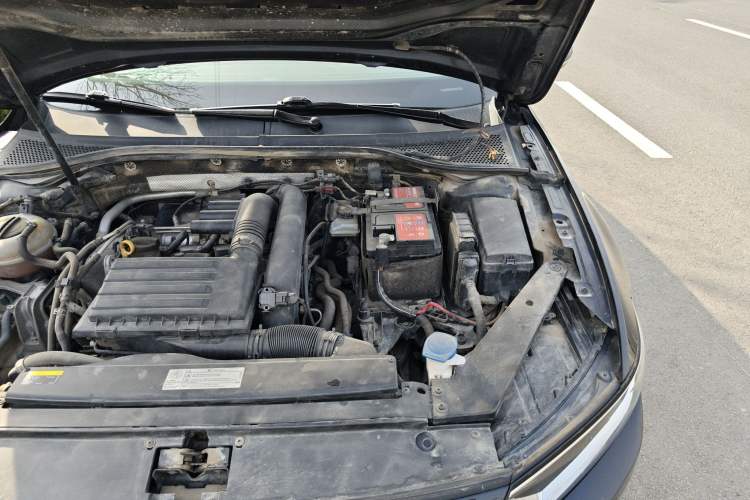 Used Volkswagen Magotan 2017 280TSI DSG Comfort Model Engine Bay Left