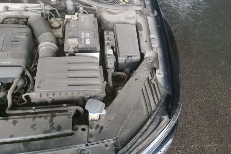 Used Volkswagen Magotan 2017 330TSI DSG Luxury Model Engine Bay Left