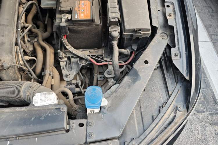 Used Volkswagen Magotan 2017 280TSI DSG Comfort Model Engine Bay Left