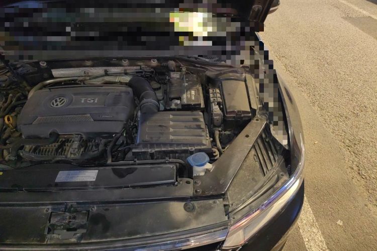 Used Volkswagen Magotan 2017 330TSI DSG Luxury Model Engine Bay Left
