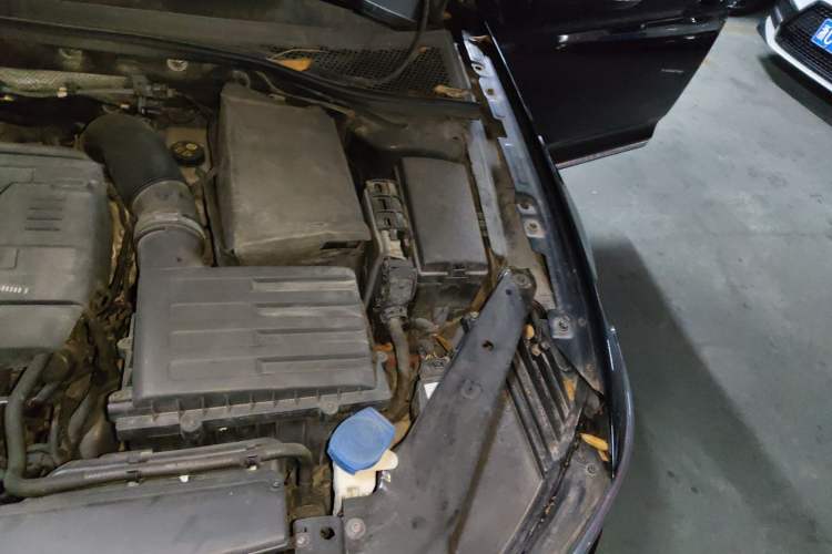 Used Volkswagen Magotan 2017 330TSI DSG Luxury Model Engine Bay Left