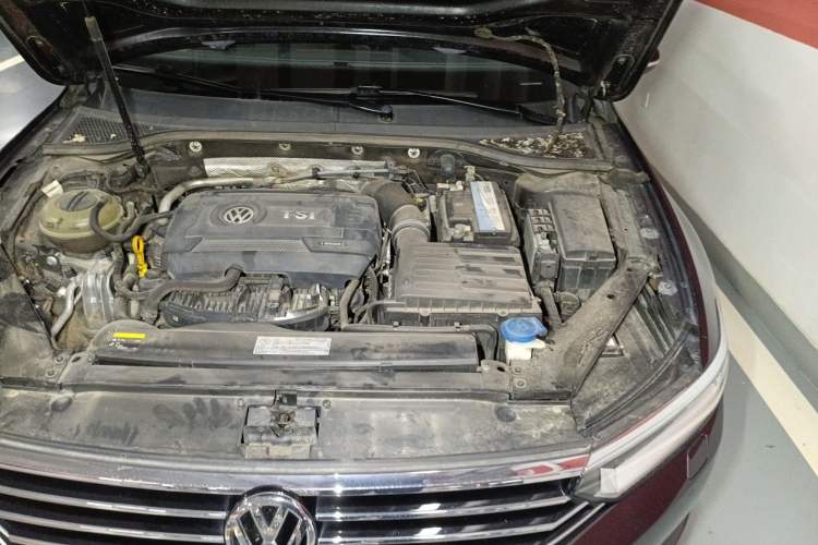 Used Volkswagen Magotan 2017 330TSI DSG Luxury Model Engine Bay Left