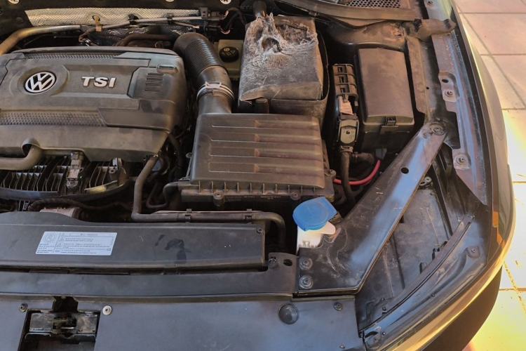 Used Volkswagen Magotan 2017 330TSI DSG Leading Model Engine Bay Left