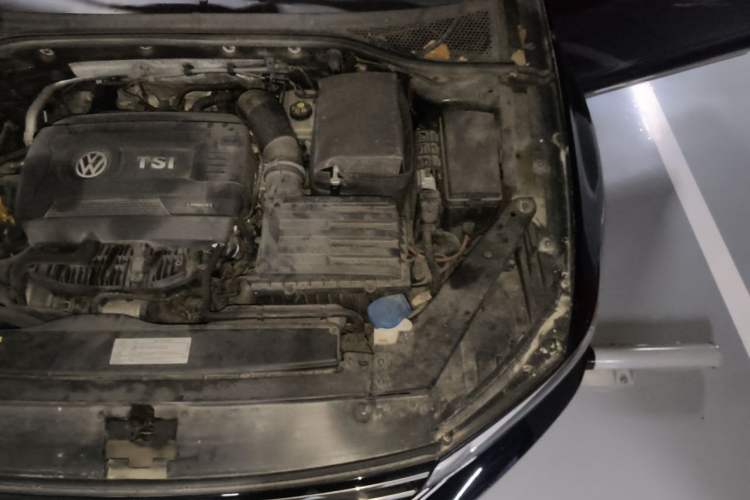 Used Volkswagen Magotan 2017 330TSI DSG Leading Model Engine Bay Left