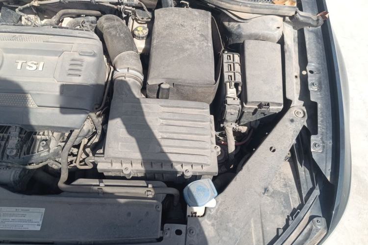 Used Volkswagen Magotan 2017 330TSI DSG Leading Model Engine Bay Left