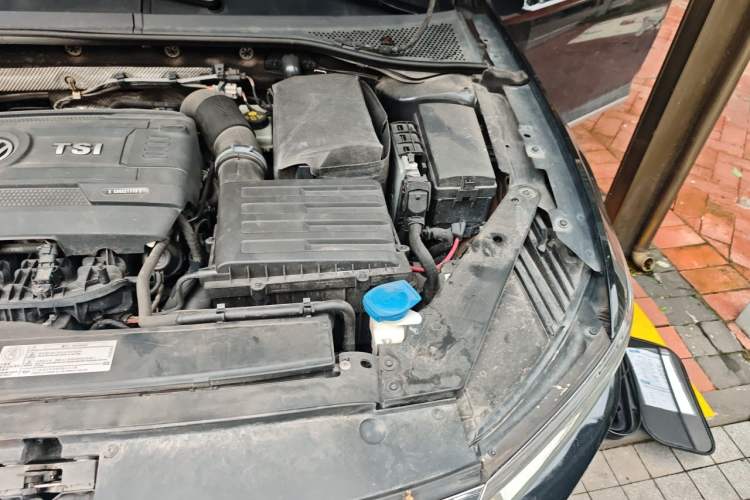 Used Volkswagen Magotan 2017 380TSI DSG Luxury Model Engine Bay Left