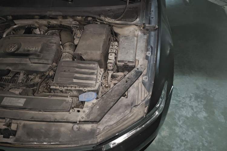 Used Volkswagen Magotan 2017 330TSI DSG Luxury Model Engine Bay Left