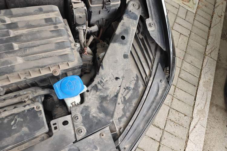 Used Volkswagen Magotan 2017 330TSI DSG Leading Model Engine Bay Left