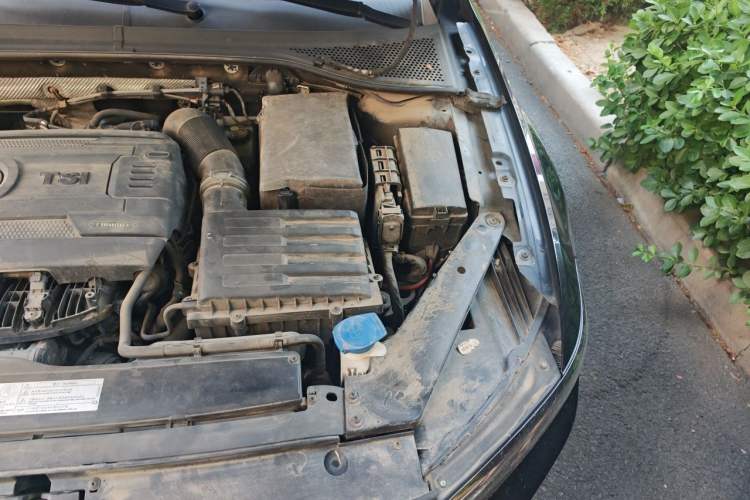 Used Volkswagen Magotan 2017 330TSI DSG Leading Model Engine Bay Left