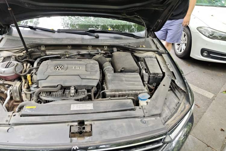 Used Volkswagen Magotan 2017 330TSI DSG Leading Model Engine Bay Left