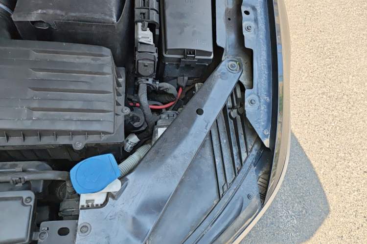 Used Volkswagen Magotan 2017 330TSI DSG Luxury Model Engine Bay Left