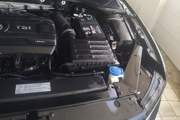 Used Volkswagen Magotan 2017 330TSI DSG Leading Model Engine Bay Left