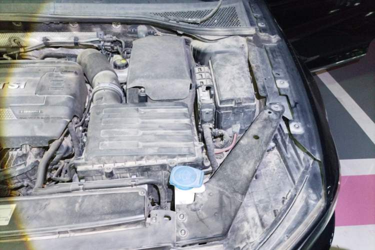 Used Volkswagen Magotan 2017 330TSI DSG Leading Model Engine Bay Left