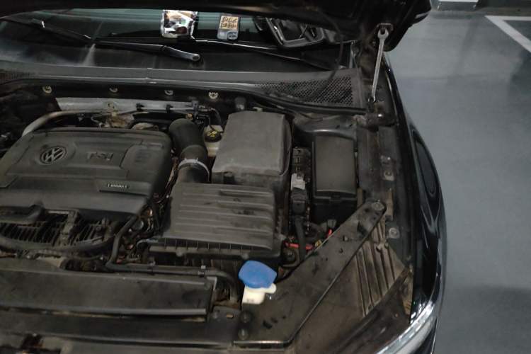 Used Volkswagen Magotan 2017 330TSI DSG Luxury Model Engine Bay Left