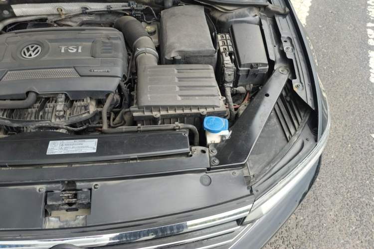 Used Volkswagen Magotan 2017 330TSI DSG Luxury Model Engine Bay Left
