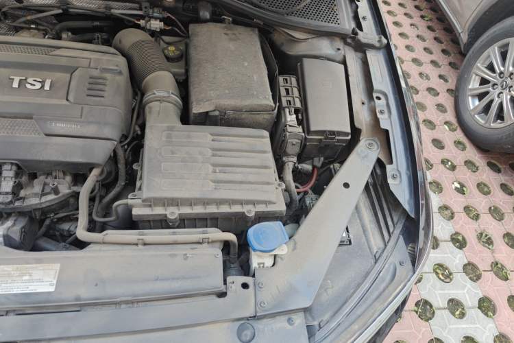 Used Volkswagen Magotan 2017 380TSI DSG Flagship Edition Engine Bay Left