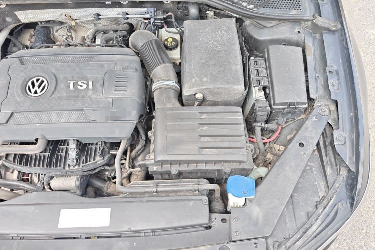 Used Volkswagen Magotan 2017 330TSI DSG Leading Model Engine Bay Left