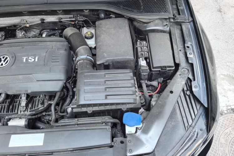 Used Volkswagen Magotan 2017 330TSI DSG Luxury Model Engine Bay Left