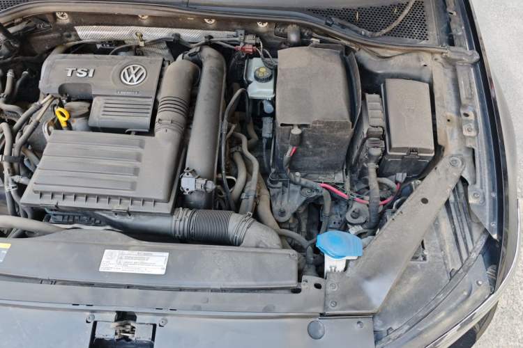 Used Volkswagen Magotan 2017 280TSI DSG Leading Edition Engine Bay Left