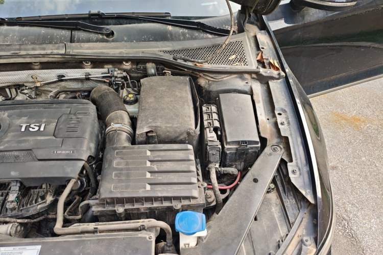 Used Volkswagen Magotan 2017 330TSI DSG Leading Model Engine Bay Left