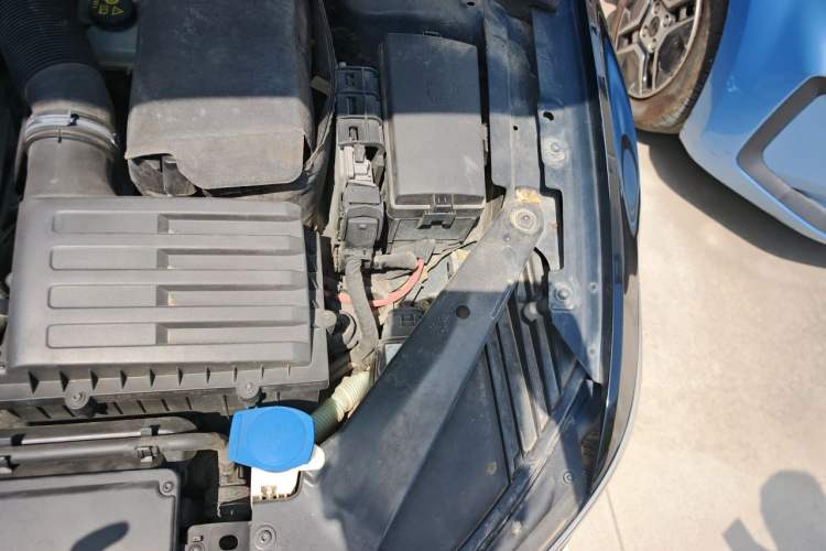 Used Volkswagen Magotan 2017 330TSI DSG Luxury Model Engine Bay Left