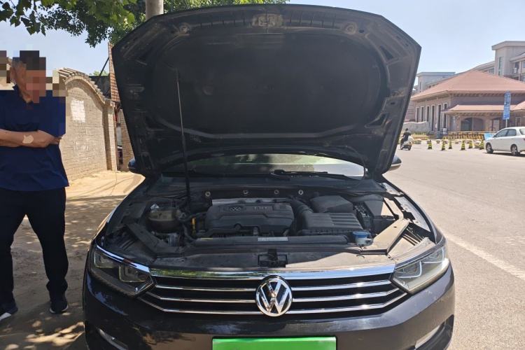 Used Volkswagen Magotan 2017 330TSI DSG Luxury Model Engine Bay