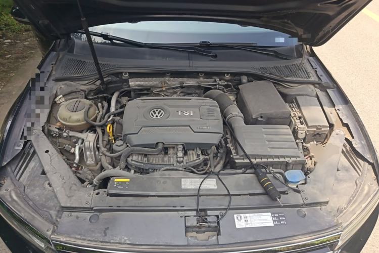 Used Volkswagen Magotan 2017 330TSI DSG Leading Model Engine Bay