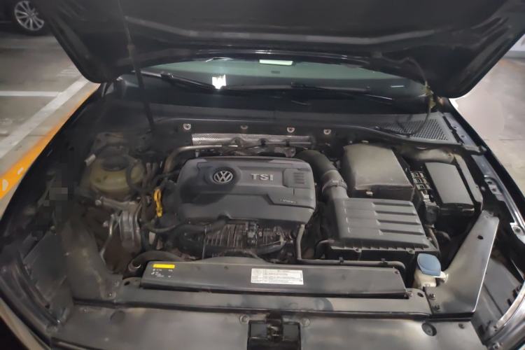 Used Volkswagen Magotan 2017 330TSI DSG Leading Model Engine Bay