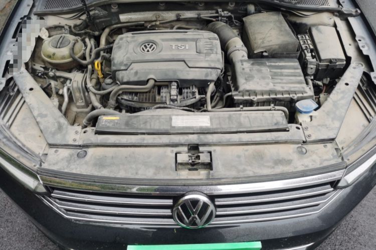 Used Volkswagen Magotan 2017 330TSI DSG Luxury Model Engine Bay