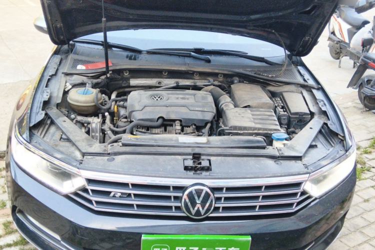 Used Volkswagen Magotan 2017 330TSI DSG Leading Model Engine Bay