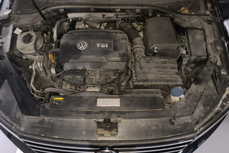 Used Volkswagen Magotan 2017 330TSI DSG Leading Model Engine Bay
