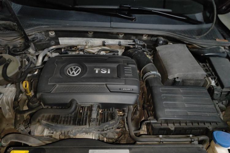 Used Volkswagen Magotan 2017 330TSI DSG Leading Model Engine Bay