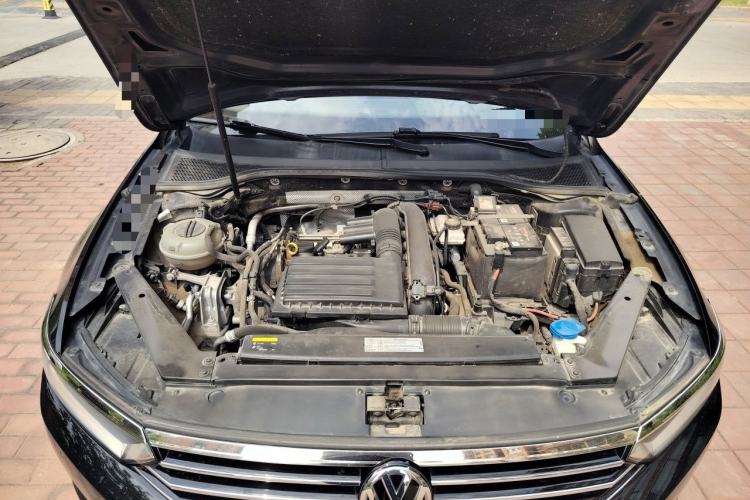 Used Volkswagen Magotan 2017 280TSI DSG Comfort Model Engine Bay