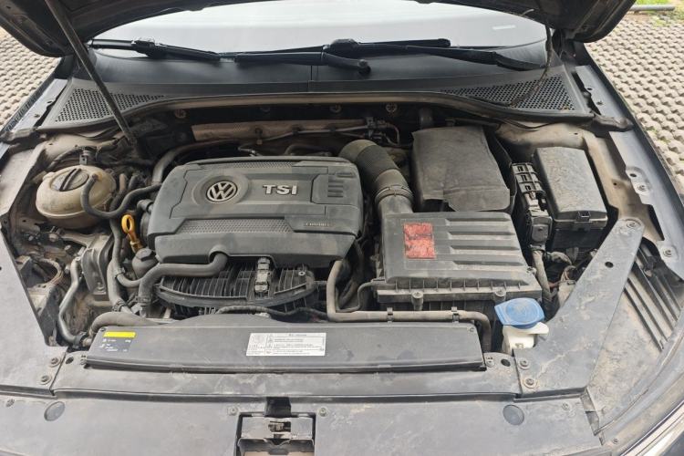 Used Volkswagen Magotan 2017 330TSI DSG Luxury Model Engine Bay