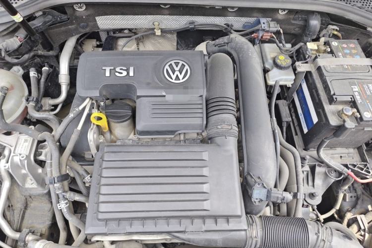 Used Volkswagen Magotan 2017 280TSI DSG Comfort Model Engine Bay