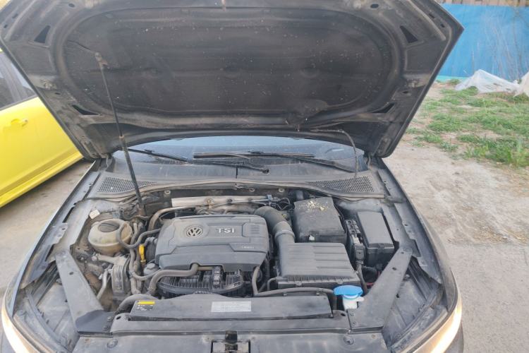 Used Volkswagen Magotan 2017 330TSI DSG Leading Model Engine Bay