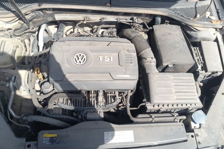 Used Volkswagen Magotan 2017 330TSI DSG Leading Model Engine Bay