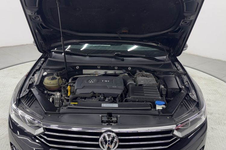 Used Volkswagen Magotan 2017 380TSI DSG Luxury Model Engine Bay