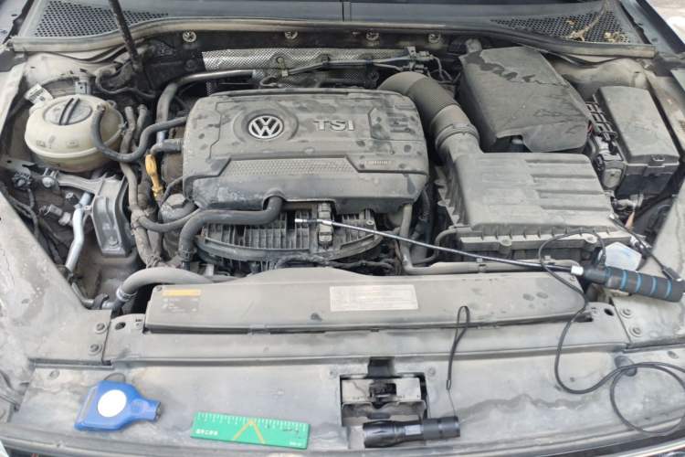 Used Volkswagen Magotan 2017 330TSI DSG Leading Model Engine Bay