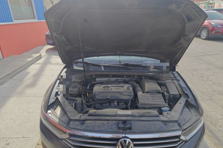 Used Volkswagen Magotan 2017 330TSI DSG Leading Model Engine Bay