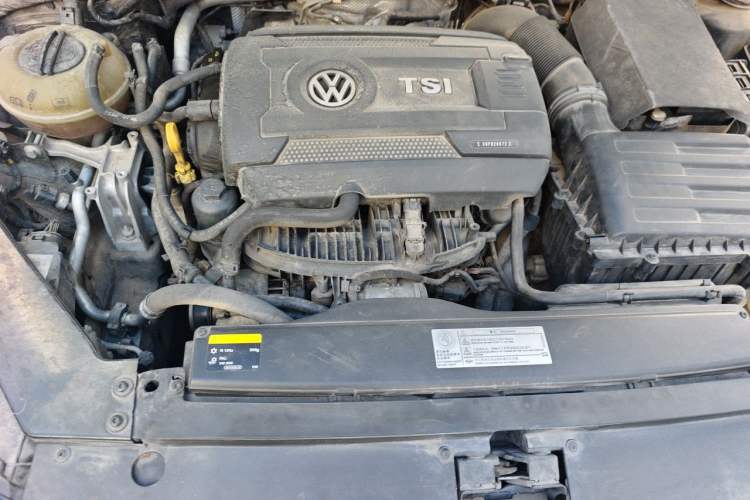 Used Volkswagen Magotan 2017 330TSI DSG Luxury Model Engine Bay