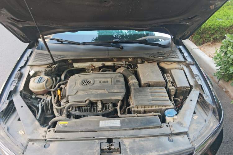 Used Volkswagen Magotan 2017 330TSI DSG Leading Model Engine Bay