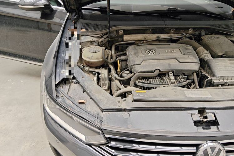 Used Volkswagen Magotan 2017 330TSI DSG Leading Model Engine Bay Right